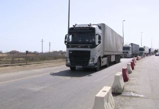 DİN: Xüsusi karantin rejiminə baxmayaraq, Azərbaycana daxil olan tranzit yük maşınlarının hərəkəti təmin edilir (FOTO/VİDEO)