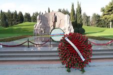 Коллектив СГБ Азербайджана почтил память великого лидера Гейдара Алиева в Аллее почетного захоронения (ФОТО)