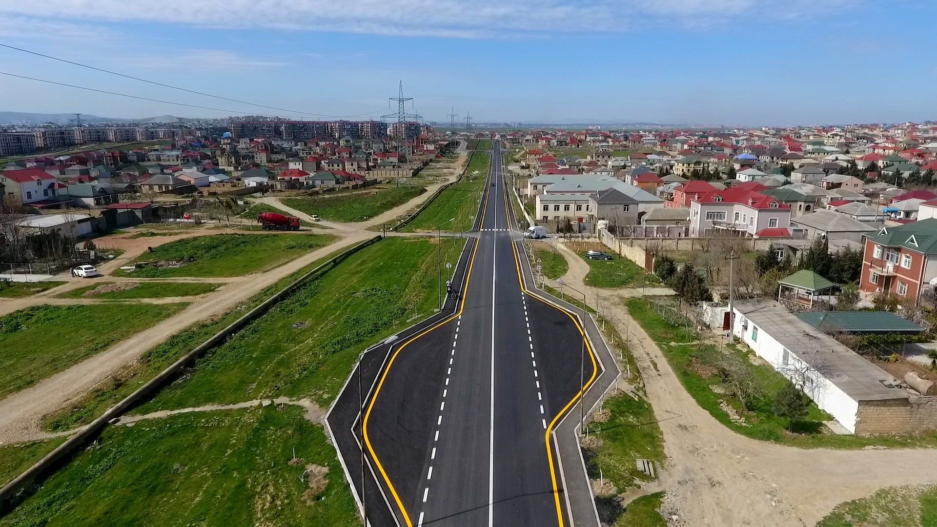Завершилась реконструкция дороги в одном из поселков Абшеронского района (ФОТО)