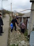 Xızı polisi yaşlı insanlara ərzaq yardımı edib (FOTO)