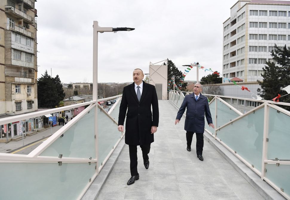 Президент Ильхам Алиев ознакомился с работами по расширению дороги Баку-Сумгайыт и принял участие в открытии пешеходного перехода на пересечении Московского проспекта и улицы 20 Января (ФОТО/ВИДЕО)
