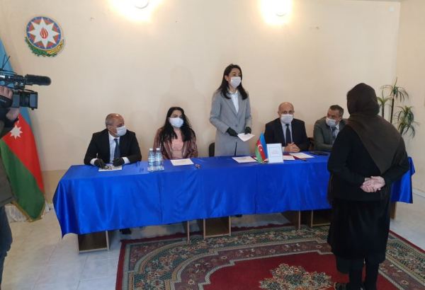 Омбудсмен Азербайджана приняла участие в исполнении распоряжения о помиловании (ФОТО)
