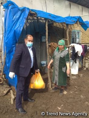 Депутат Арзу Нагиев оказал продовольственную помощь 50 малоимущим семьям и одиноким лицам (ФОТО)