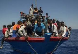 У берегов Измира спасены 65 мигрантов, сотни задержаны