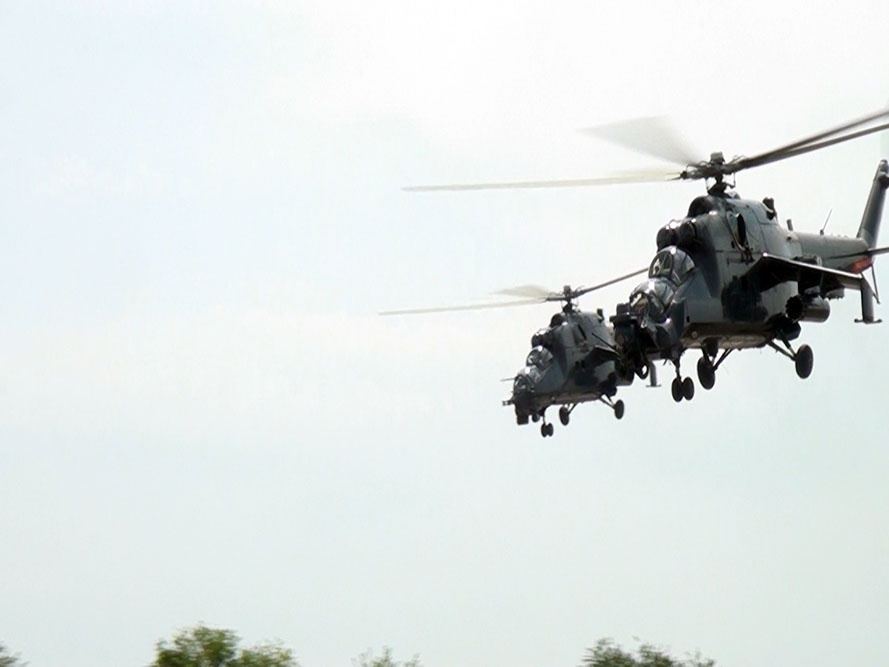 HHQ-nin helikopter bölmələri uçuş məşqləri keçirir (FOTO/VİDEO)