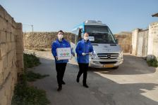 Фонд Гейдара Алиева в рамках акции "Вместе мы сильнее" оказал помощь малообеспеченным семьям в пригородных поселках, селах Баку и Исмаиллинском районе