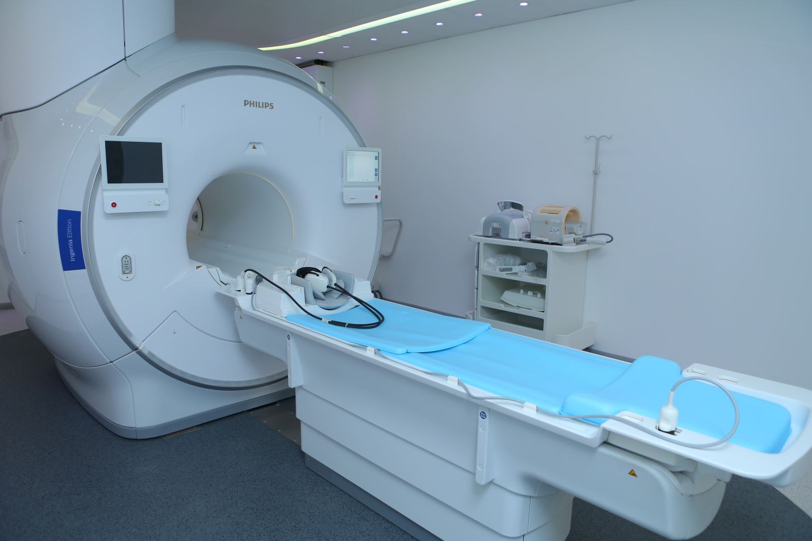 В Центральном таможенном госпитале Азербайджана введен в эксплуатацию новейший аппарат МРТ (ФОТО)
