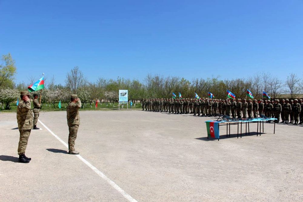 В прифронтовой зоне состоялась церемония заступления на боевое дежурство подразделений ВС Азербайджана (ФОТО)