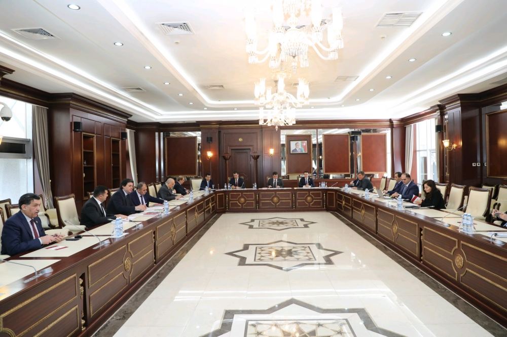 Комитет по правовой политике и госстроительству  Милли Меджлиса провел заседание (ФОТО)