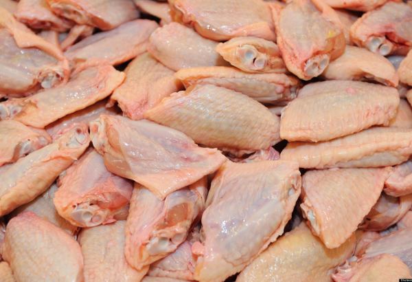 Азербайджан ввел временный запрет на ввоз мяса птицы из ФРГ и Непала