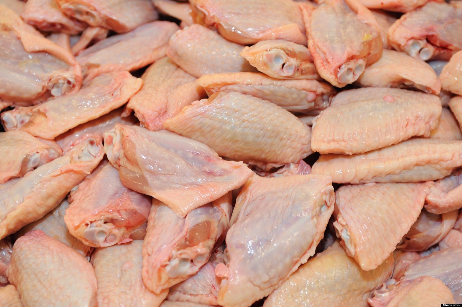 Азербайджан ввел временный запрет на ввоз мяса птицы из ФРГ и Непала