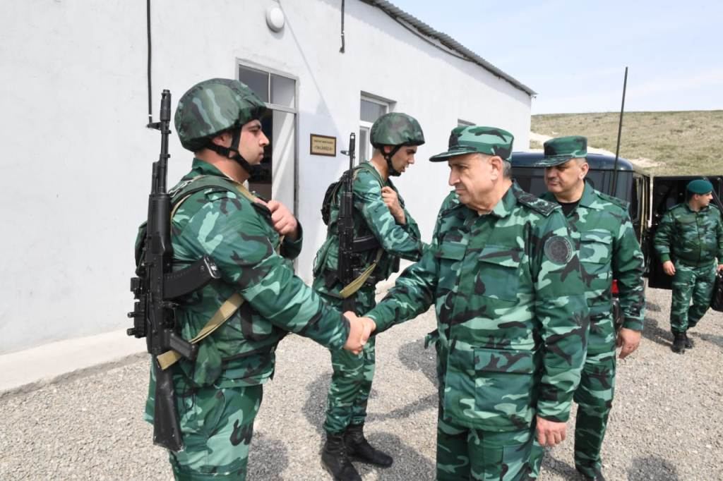 Помощник Президента Азербайджана Магеррам Алиев и начальник Госпогранслужбы посетили части и подразделения дивизии «Газах» (ФОТО)