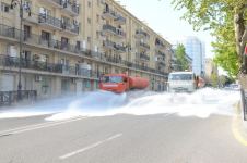В Баку продезинфицированы более 300 улиц и проспектов