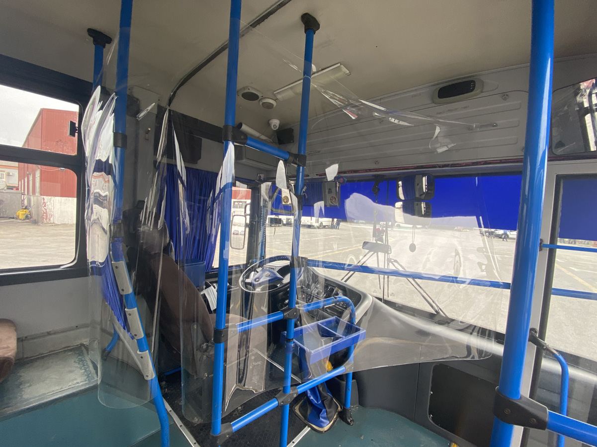 В общественном транспорте Баку началась установка прозрачных кабин (ФОТО)