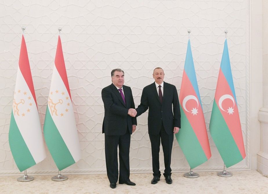 Azərbaycan və Tacikistan prezidentləri arasında telefon danışığı olub