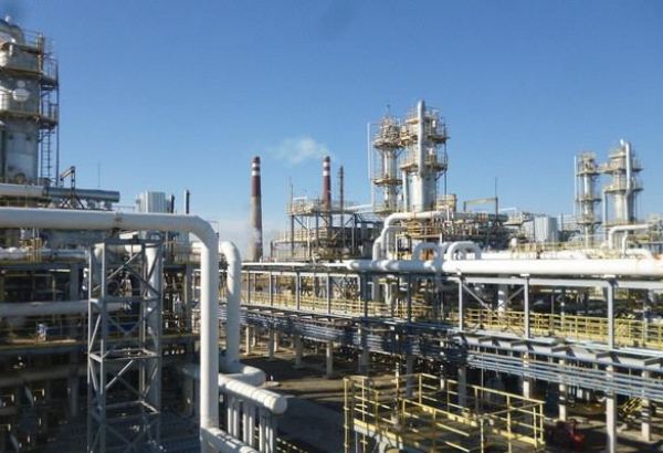Uzbekneftegaz laying gas pipeline in Mubarek oil&gas production dep’t