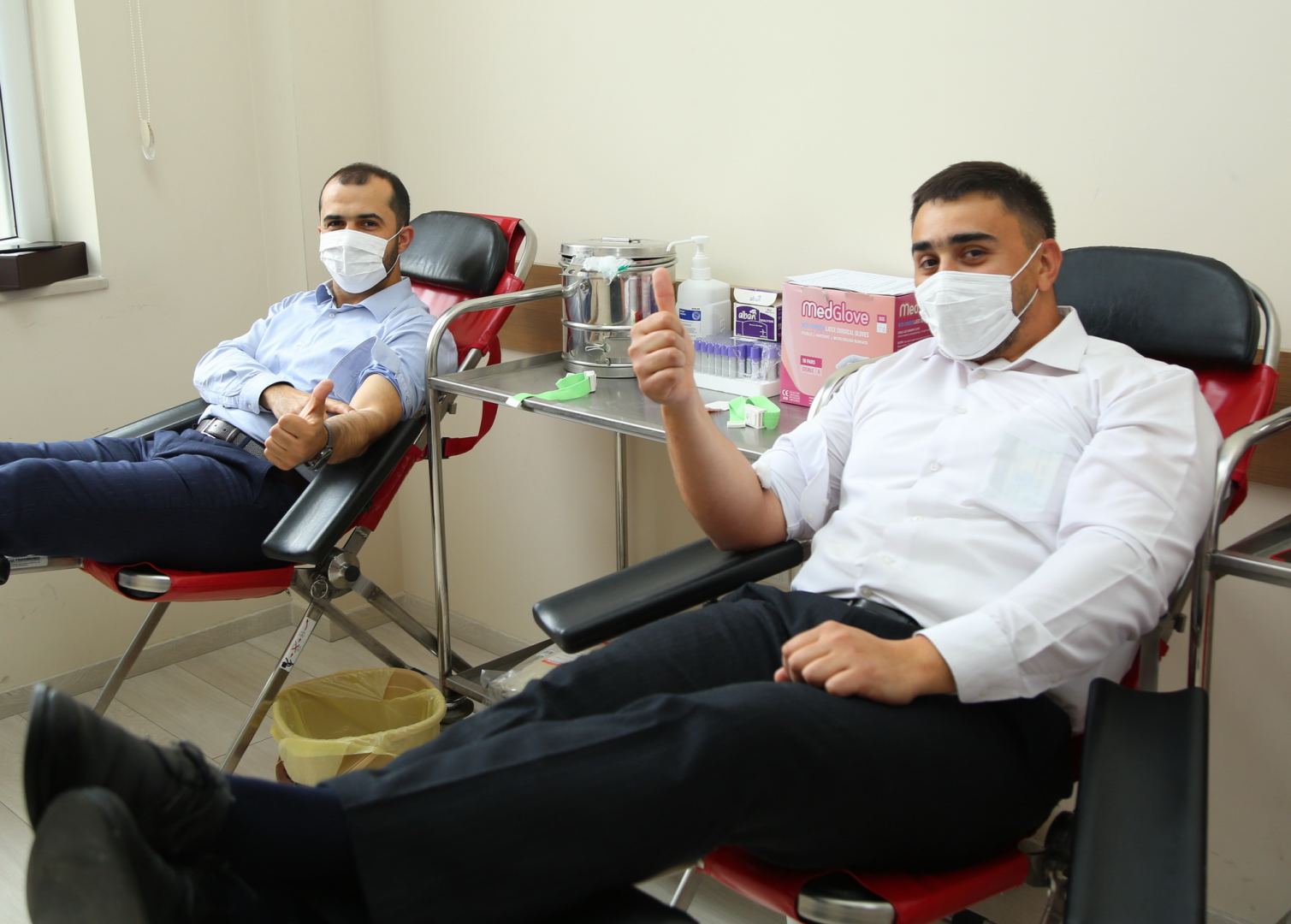Банк Республика провел кампанию по сдаче крови в связи с Международным Днем Талассемии (ФОТО)