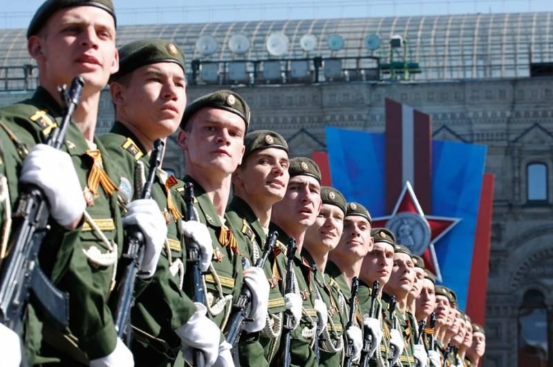 Belarusda hərbi parad keçirilir