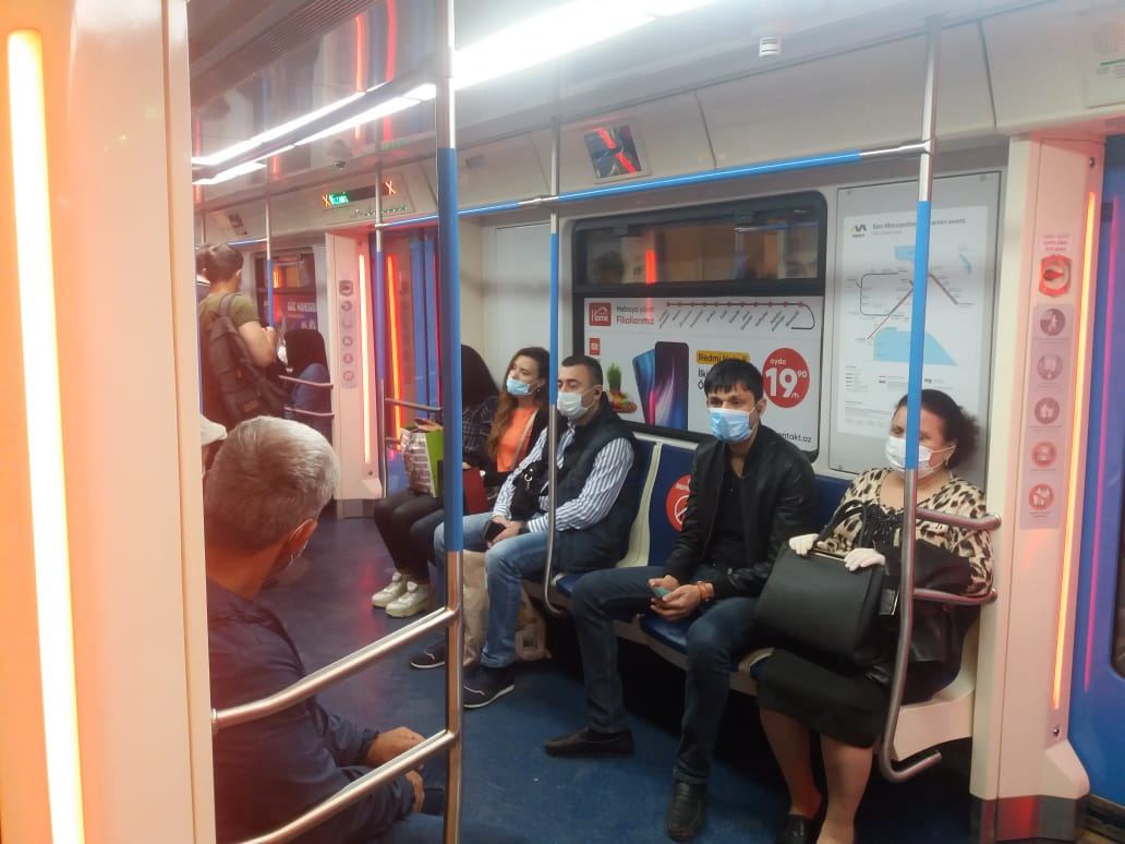 Число пассажиров бакинского метро уменьшилось в 8-10 раз