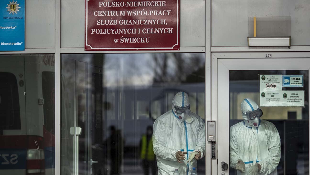 В Польше число смертей от коронавируса достигло 800