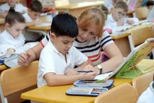 В Азербайджане продолжается прием детей в первый класс (ФОТО)