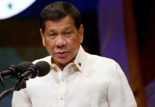 Filippin prezidenti vəzifəsini tərk etməyə hazır olduğunu bildirib