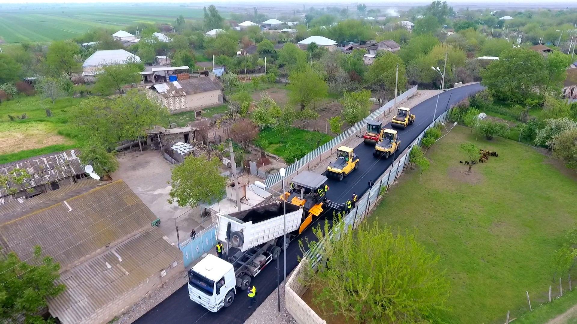 В Тертере  реконструируется дорога, соединяющая десять прифронтовых сел (ФОТО)