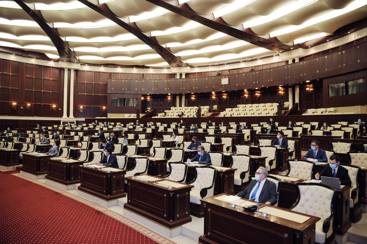 Сегодня парламент Азербайджана рассмотрит 19 вопросов