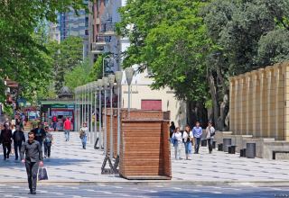 В Азербайджане отменяется карантинный запрет на скопление в общественных местах в группах более 10 человек