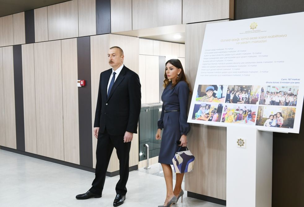 Президент Ильхам Алиев и Первая леди Мехрибан Алиева приняли участие в открытии Центра DOST номер 3 (ФОТО/ВИДЕО)