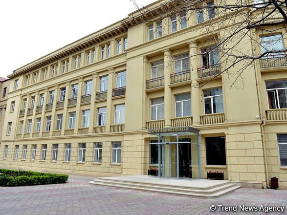 Минобразования Азербайджана  приостановило прием граждан до 1 августа