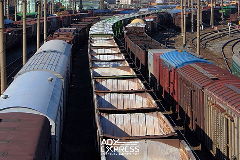 Азербайджан сократил железнодорожные грузоперевозки