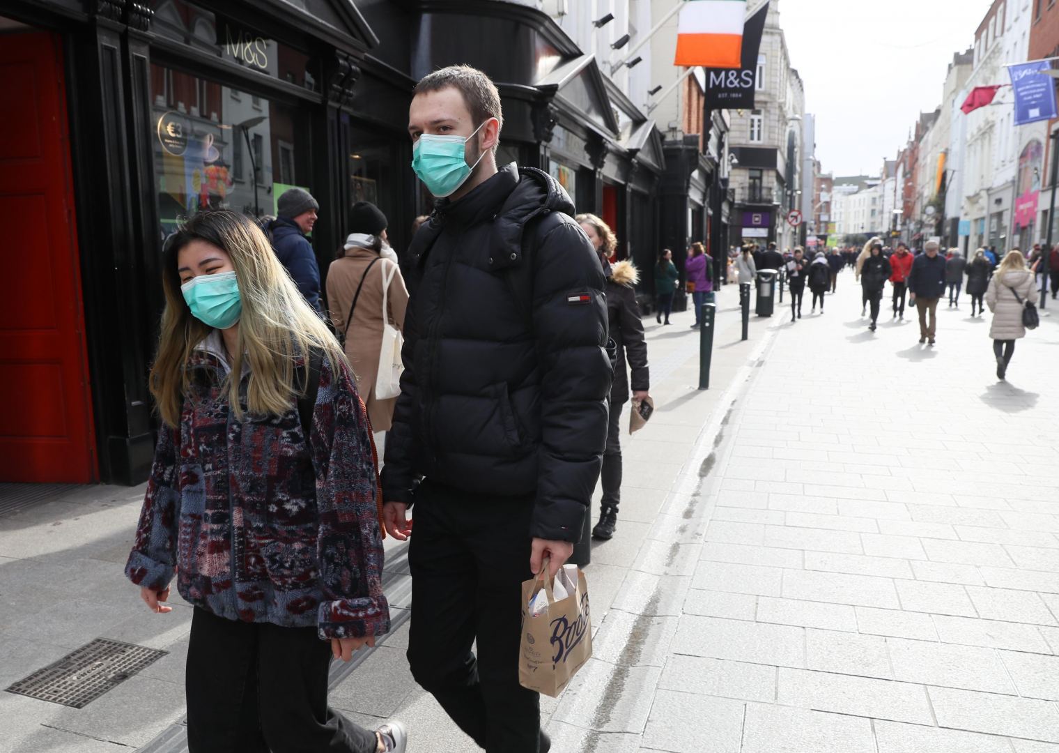 Власти Ирландии решили смягчить ограничения из-за коронавируса