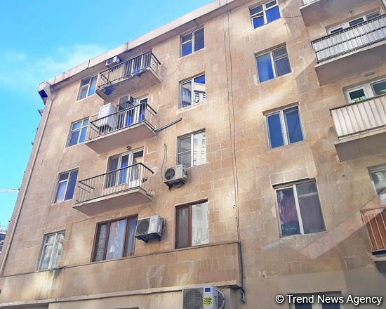 Жильцы подвергнувшегося пожару здания в Баку будут обеспечены съемным жильем – Госкомитет