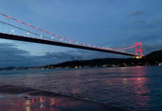 Символы Стамбула окрасились в цвета азербайджанского флага (ФОТО)