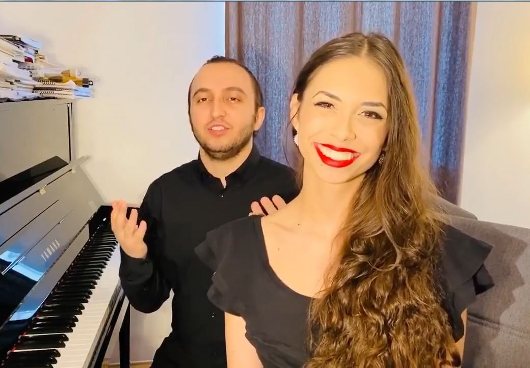 Потрясающе! Австрийская певица исполняет на азербайджанском "Ayrılarmı könül candan" (ВИДЕО)