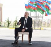 Президент Ильхам Алиев и Первая леди Мехрибан Алиева приняли участие в открытии жилого комплекса «Гобу Парк-3», возведенного для вынужденных переселенцев (ФОТО) (Версия 2)