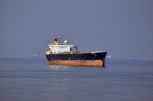 Французский фрегат не пустил танкер в ливийский порт
