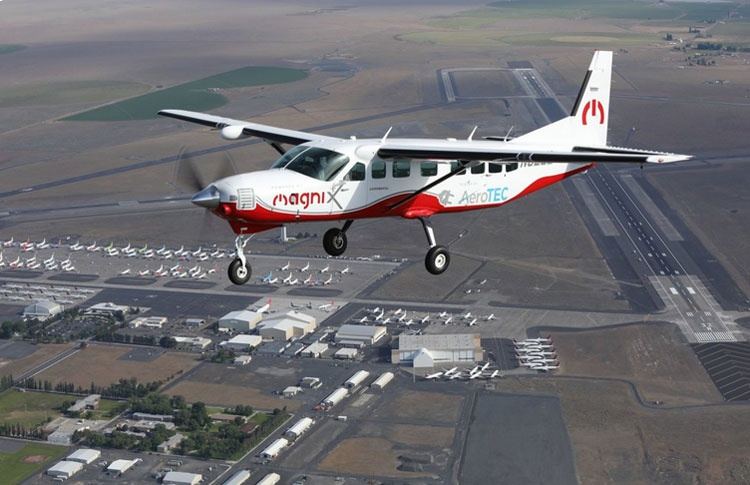 Самолет ВВС Сальвадора c сыном министра на борту потерпел крушение