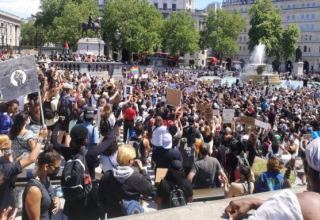 На акциях протеста в Лондоне произошли стычки демонстрантов с полицией
