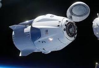Первый полет американского туристического корабля к МКС перенесли на месяц
