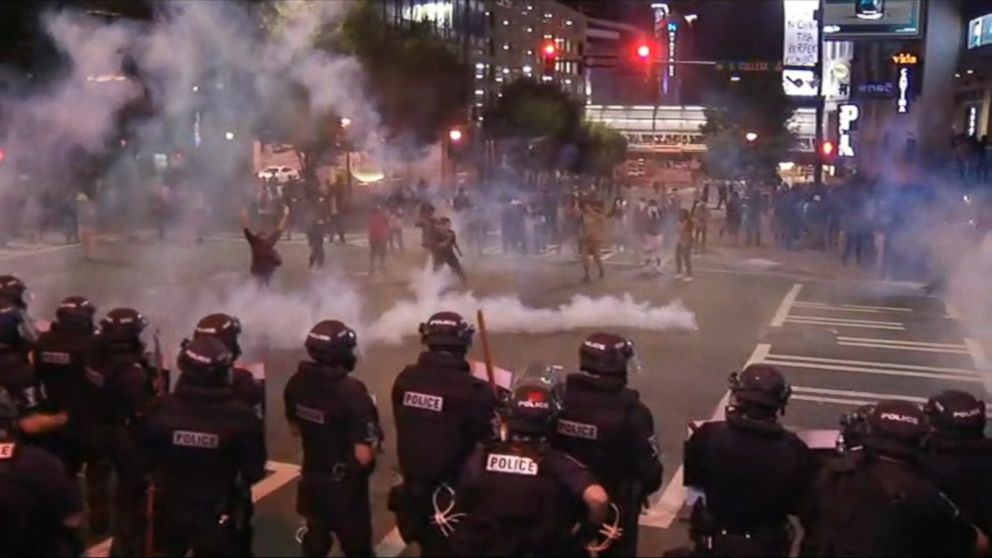 CNN: полиция Лос-Анджелеса применила резиновые пули для разгона протестующих