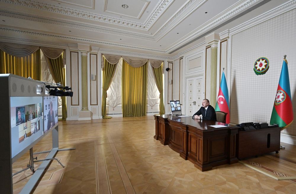 По инициативе Азиатского банка развития состоялась видеоконференция между Президентом Ильхамом Алиевым и руководством банка (ФОТО) (Версия 2)