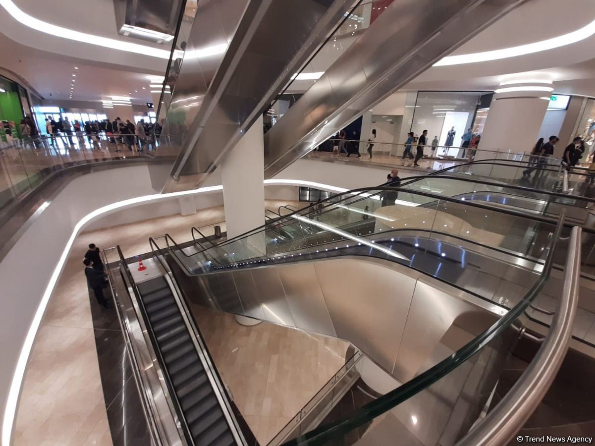 Bakıda yeni açılan "Dəniz Mall"dan görüntülər (VİDEO) (FOTO)