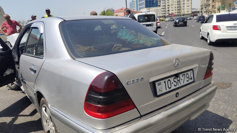 Bakıda maşın oğrusu qəza törətdi (FOTO) - Gallery Image