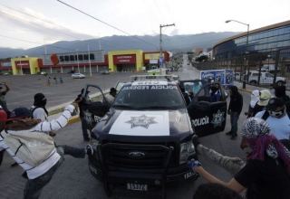 Meksikada polis zorakılığına qarşı etirazlar başladı