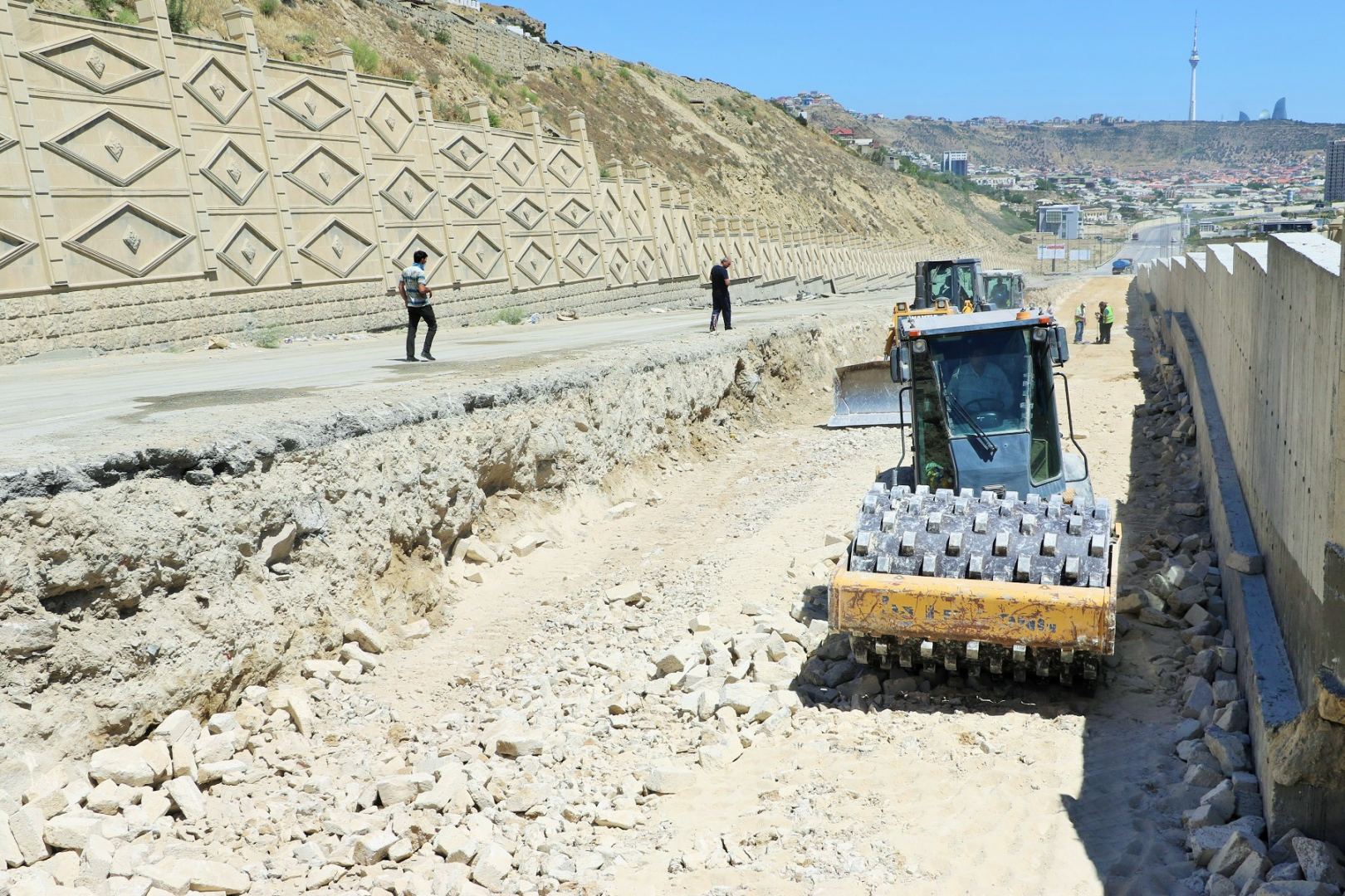 Работы на Бибиэйбатской дороге будут завершены на следующей неделе (ФОТО)