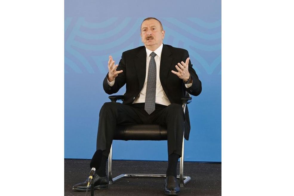 Президент Ильхам Алиев: Руководство Армении слышит сотни призывов с проклятиями