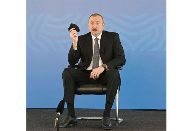 Президент Ильхам Алиев: В закрытых условиях каждый обязательно должен пользоваться маской, каждый должен соблюдать дистанцию и личную гигиену