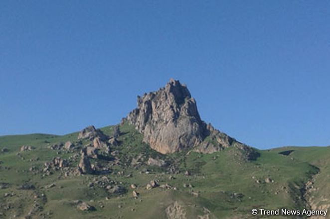 “Beşbarmaq dağı” ölkə əhəmiyyətli abidələr siyahısına daxil edildi